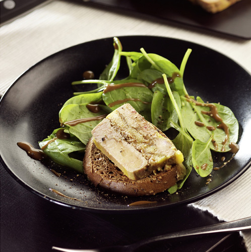 Recette culinaire : terrine de foie gras, pommes et figues sèches